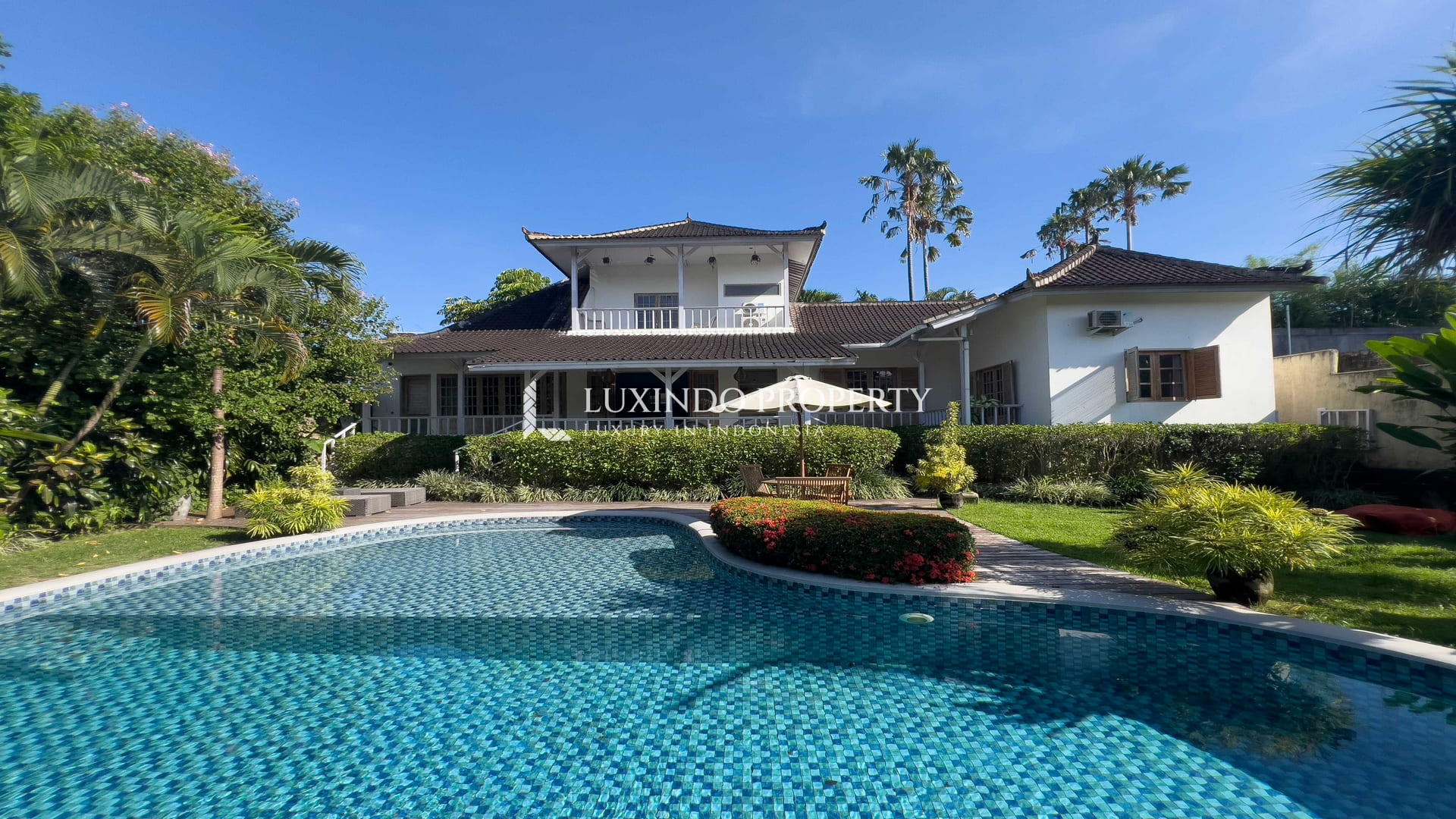 BABAKAN - TROPICAL COLONIAL SANCTUARY WITH EXPANSIVE GARDENS FOR FAMILY LIVING (LHV1022)